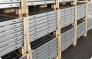 قاعدة لوحية خشبية مع غلاف مطاطي لتحقيق ثبات تحميل الحاويات